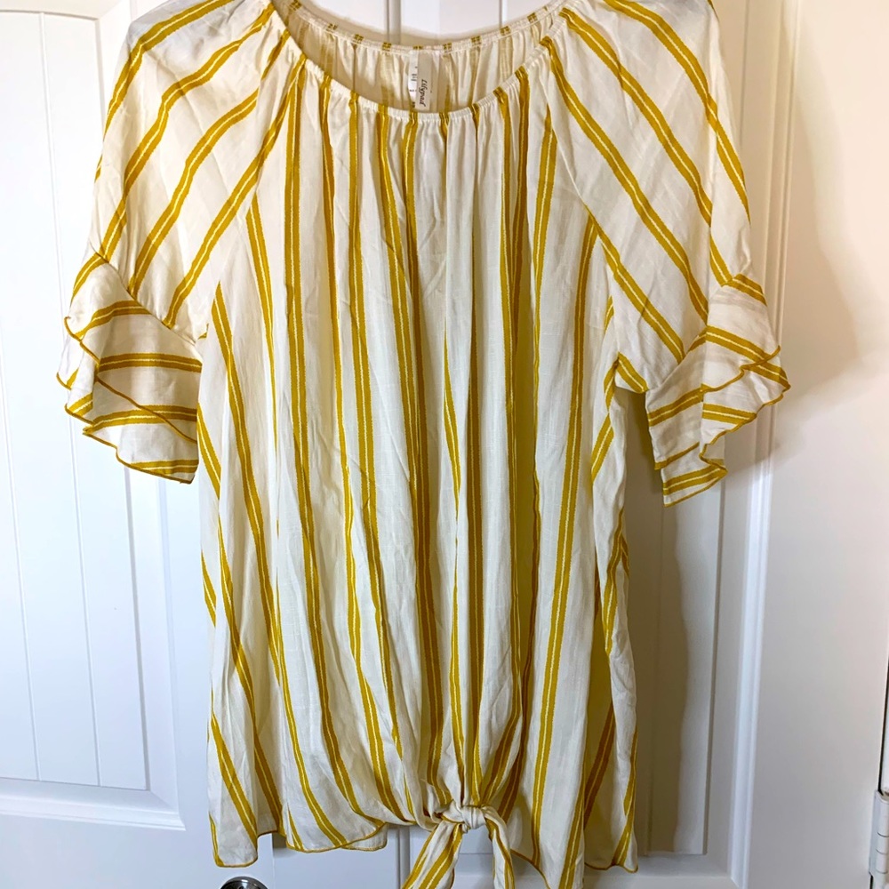 Boutique yellow and white top